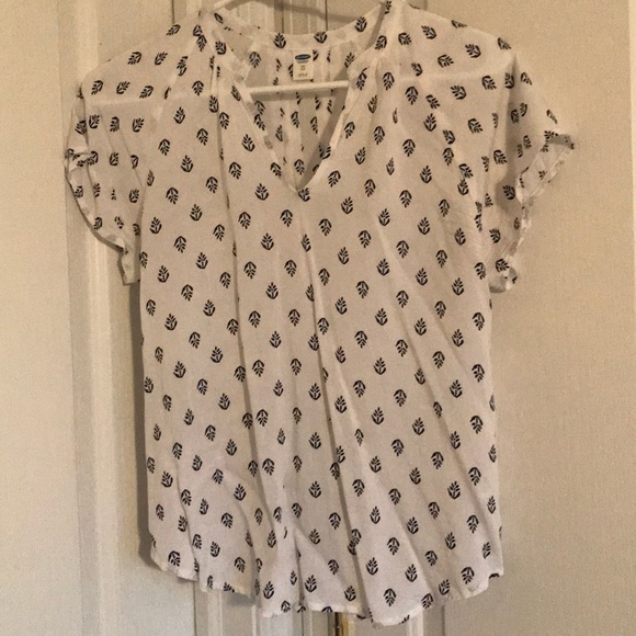 White patterned blouse - Picture 1 of 2